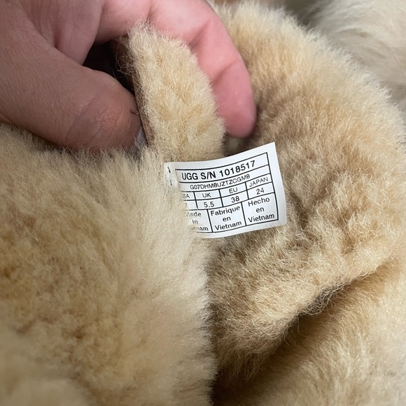 UGG Gita Tan Boots with Cream Fur Pom Poms - Picture 6 of 10